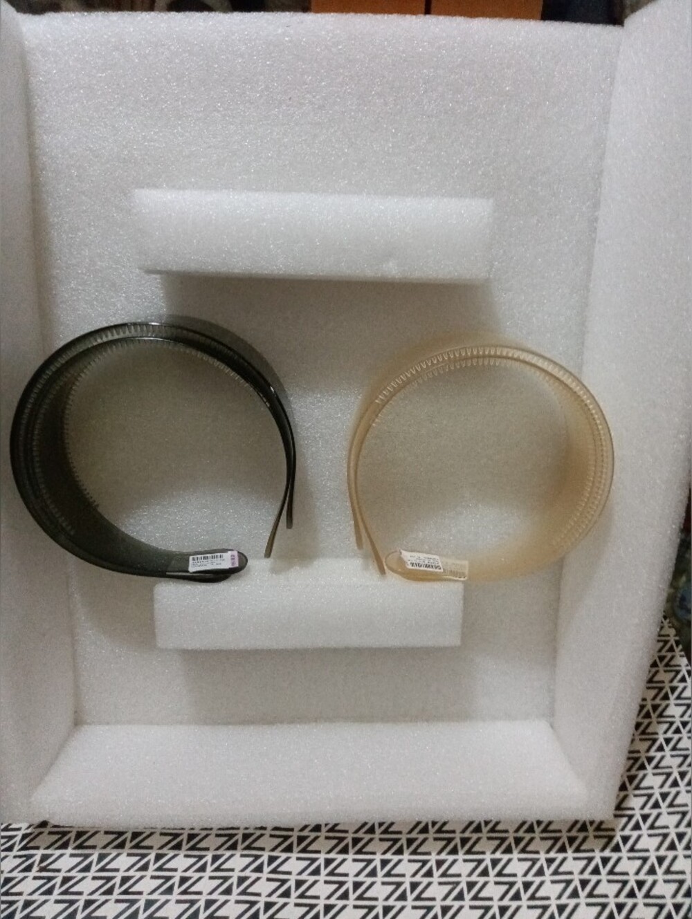 Set of Four Plastic Headbands in Black and Nude - New